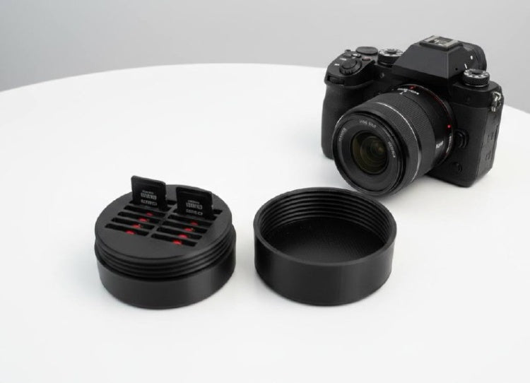 Контейнер омпактный держатель для micro‑SD карт памяти 3.8x3.8x4 см, пластик